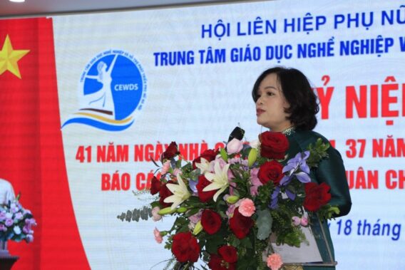 Trung tâm Giáo dục nghề nghiệp và hỗ trợ phát triển phụ nữ Hà Nội kỷ niệm 37 năm thành lập 2 9k