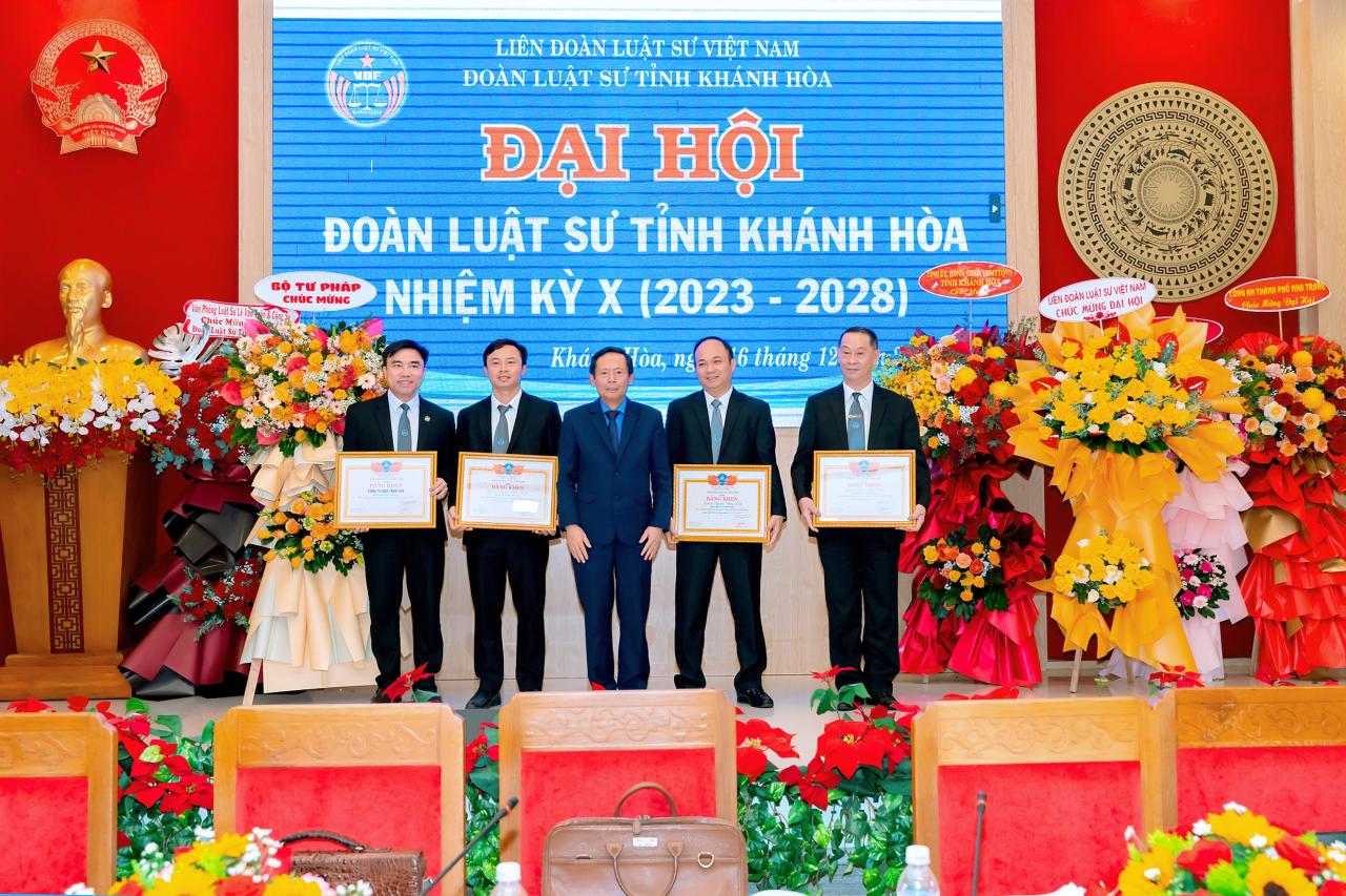 Kết quả Đại hội Đoàn Luật sư tỉnh Khánh Hòa nhiệm kỳ X (2023-2028) 5 TANGBANKENLD