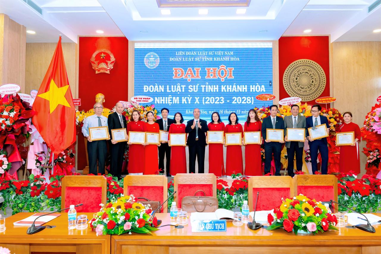 Kết quả Đại hội Đoàn Luật sư tỉnh Khánh Hòa nhiệm kỳ X (2023-2028) 22 TANGGIAYKENDOAN
