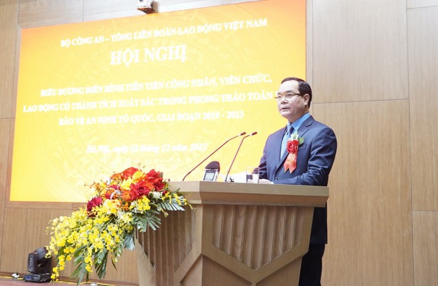 Tăng 'sức đề kháng' trước các loại tội phạm, tệ nạn xã hội- Ảnh 2. Tăng 'sức đề kháng' trước các loại tội phạm, tệ nạn xã hội- Ảnh 2.