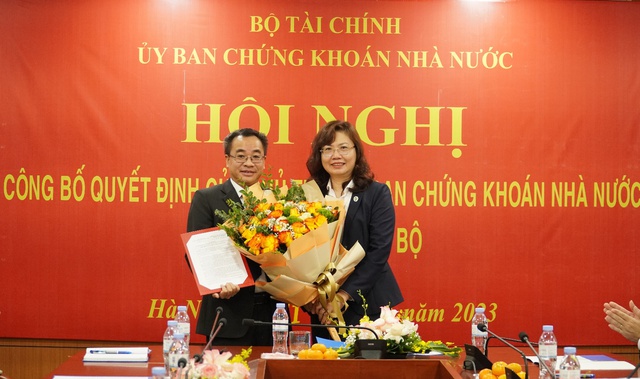 Trao Quyết định tiếp nhận, bổ nhiệm Tổng Biên tập Tạp chí Chứng khoán- Ảnh 1.
