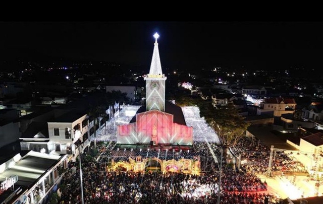 Người dân vui đón Noel trong thanh bình và hoan hỉ- Ảnh 7.