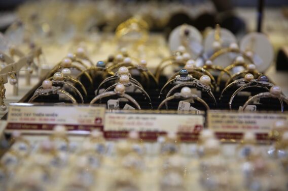 Giá vàng hôm nay ngày 10/12: Tuần qua, vàng nhẫn giảm gần 1 triệu đồng/lượng