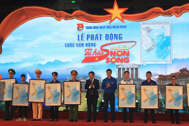Trung ương Đoàn phát động cuộc vận động "Tự hào một dải non sông"- Ảnh 2.