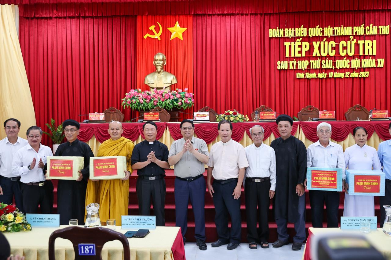 Thủ tướng Phạm Minh Chính tiếp xúc cử tri sau kỳ họp thứ sáu Quốc hội khóa XV- Ảnh 4.