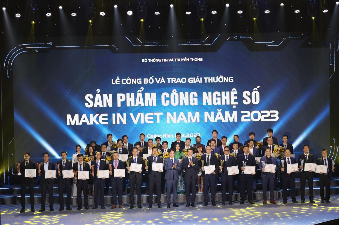 trao-giải-thưởng-toàn-cảnh.jpg