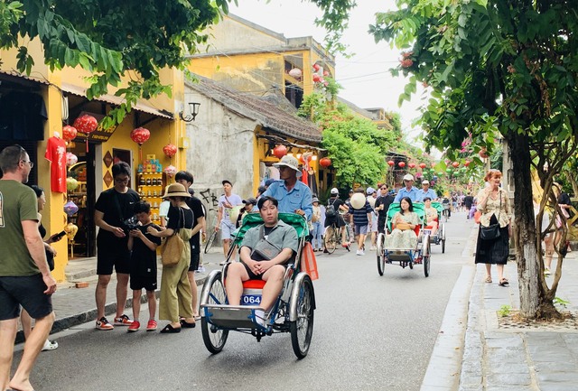 Nhiều hoạt động chào đón năm mới 2024 tại các tỉnh, thành phố miền Trung- Ảnh 3.