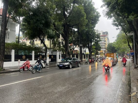 Miền Bắc tiếp tục mưa phùn, Nam Bộ lưu ý triều cường- Ảnh 1.