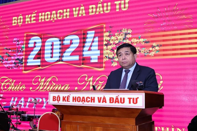 Thủ tướng gặp mặt các nhà đầu tư, nhà tài trợ, đề nghị cùng Việt Nam đoàn kết, hành động- Ảnh 4.