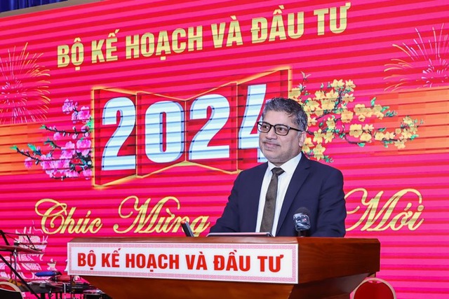 Thủ tướng gặp mặt các nhà đầu tư, nhà tài trợ, đề nghị cùng Việt Nam đoàn kết, hành động- Ảnh 5.