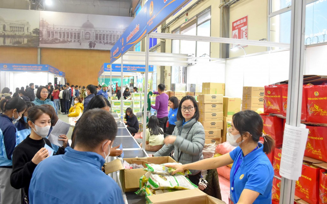 Chăm lo Tết Giáp Thìn cho hàng triệu người lao động- Ảnh 2. Chăm lo Tết Giáp Thìn cho hàng triệu người lao động- Ảnh 2.