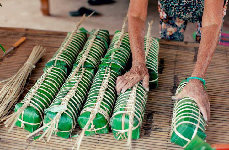 Những đòn bánh tét ngon mẹ gói - Ảnh NVCC