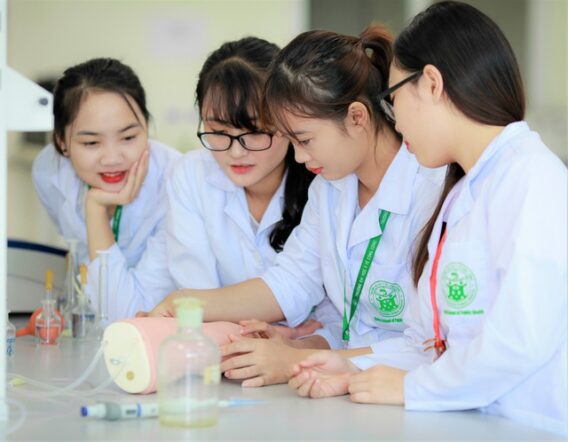 Thông tin những ngành học ĐH được miễn, giảm học phí, học bổng và hỗ trợ sinh hoạt phí cao- Ảnh 1.