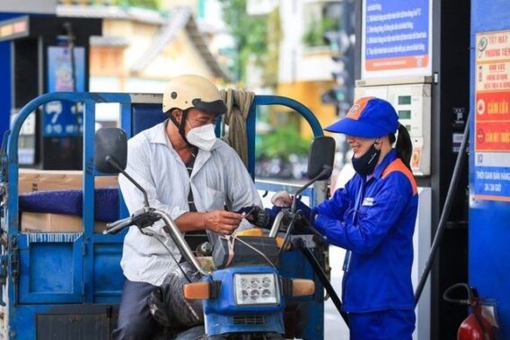 Giá xăng, dầu tăng từ chiều nay- Ảnh 1.