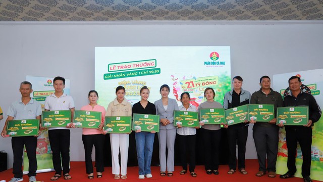 "Mùa vàng thắng lớn 2023" của Phân bón Cà Mau: Trao hơn 82 ngàn giải thưởng cho bà con nông dân- Ảnh 2.