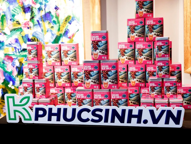 K COFFEE Phúc Sinh 'phủ hồng' hệ thống cửa hàng- Ảnh 2.