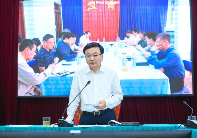 Huy động lực lượng, nỗ lực thông hầm đường sắt Bãi Gió vào 22/4- Ảnh 2. Huy động lực lượng, nỗ lực thông hầm đường sắt Bãi Gió vào 22/4- Ảnh 2.
