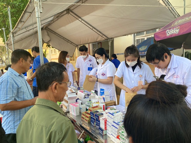 Chuyển giao nhiều kỹ thuật cao cho bệnh viện ở Điện Biên- Ảnh 2.