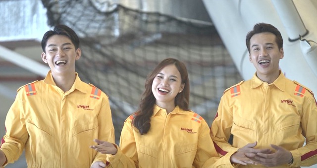 Những chuyến bay Vietjet rực rỡ cờ đỏ sao vàng - Ảnh 6.