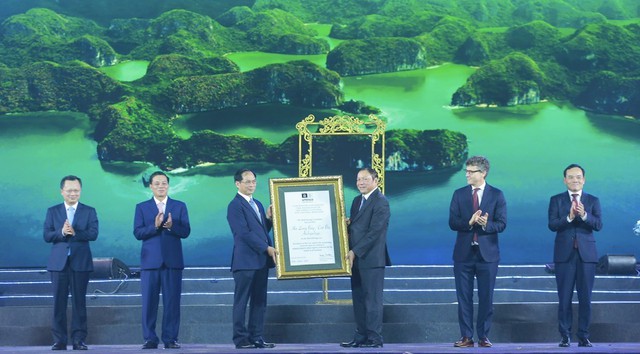 Khai mạc Lễ hội Hoa Phượng Đỏ-Hải Phòng 2024: Dấu ấn đặc biệt- Ảnh 2.