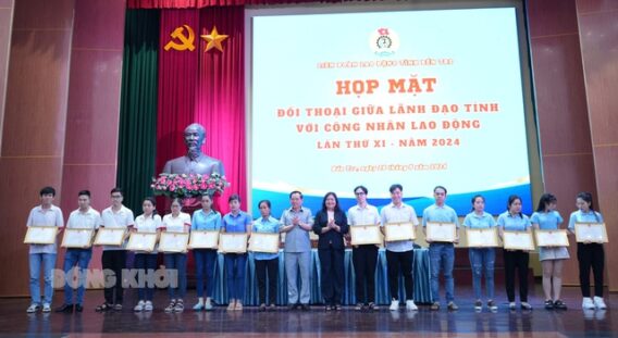 Lãnh đạo Bến Tre đối thoại với công nhân lao động- Ảnh 1.