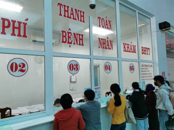 CPI quý II và 6 tháng đầu năm tăng hơn 4% do học phí, giá dịch vụ y tế tăng- Ảnh 1.